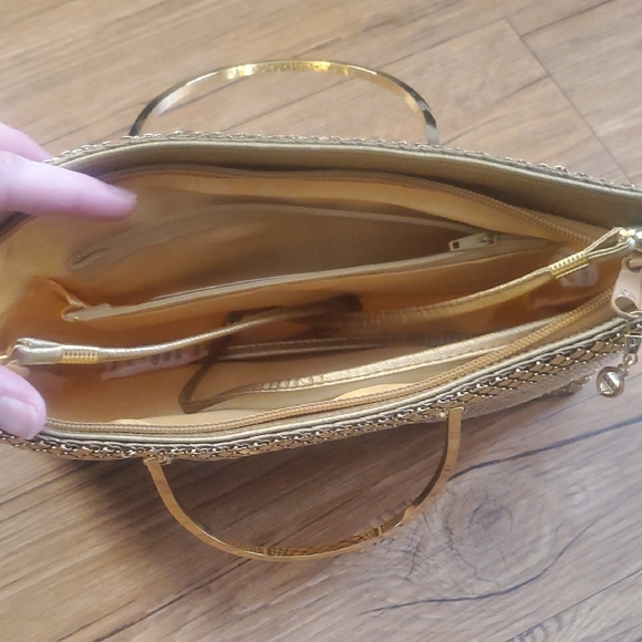 Vintage Gold Mesh Handbag - Picture 2 of 3